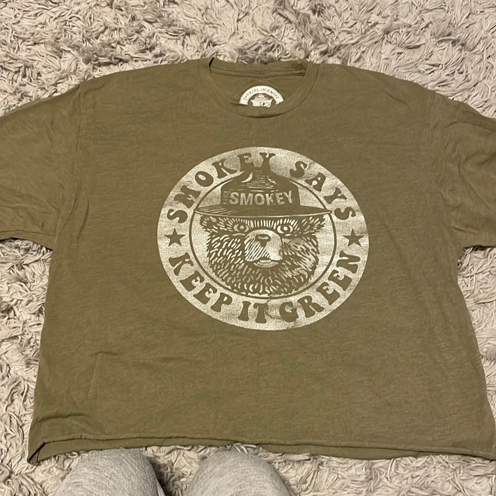 Smokey the bear cropped short sleeve tee
